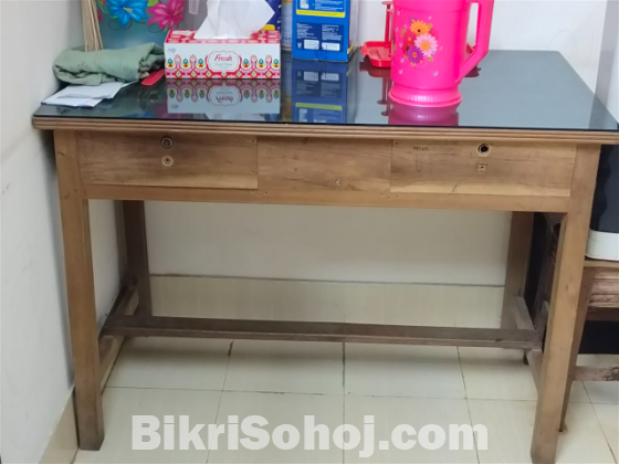 কাঠের টেবিল বিক্রি হবে